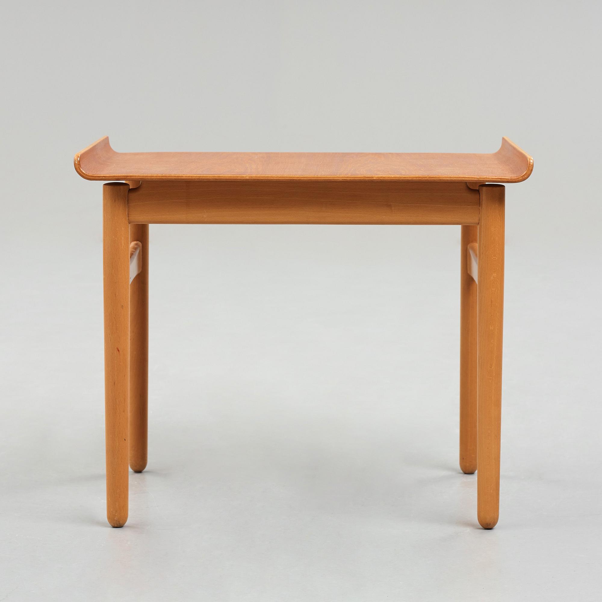 HANS J WEGNER, "Skalsæt", soffa, stol och bord, Fritz Hansen, Danmark 1950-tal.
