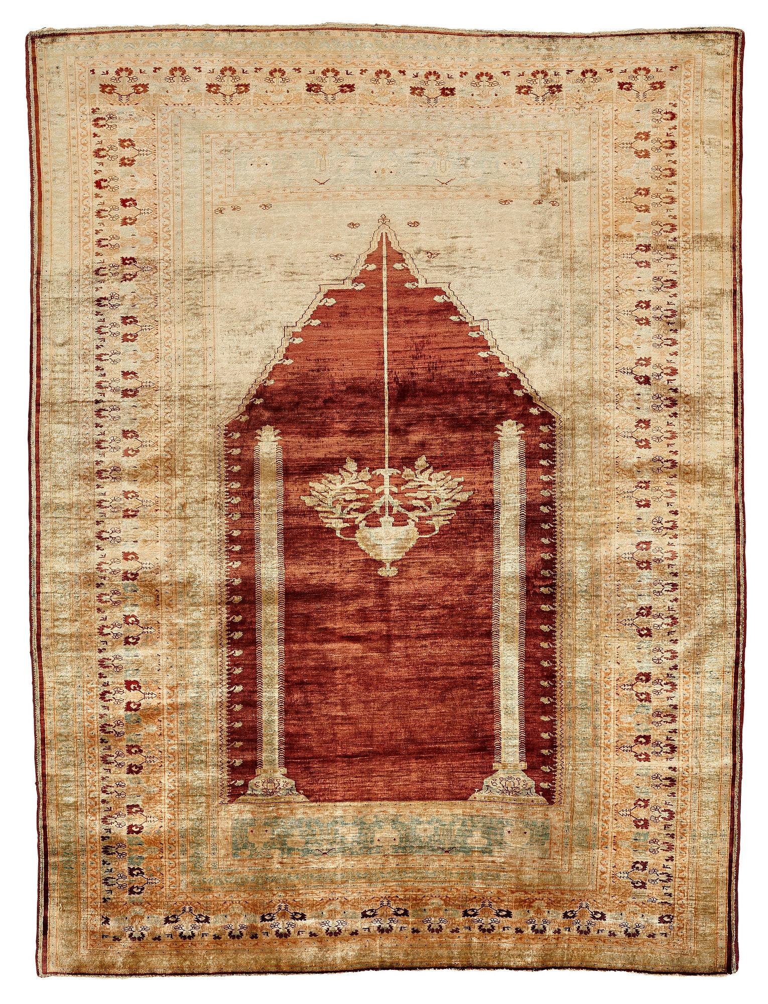 MATTO, an antique silk Tabriz, ca 161,5-163,5 x 121,5-124,5 cm.