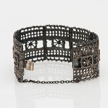 ARMBAND, silver. P. Sarpaneva, Åbo 1973.