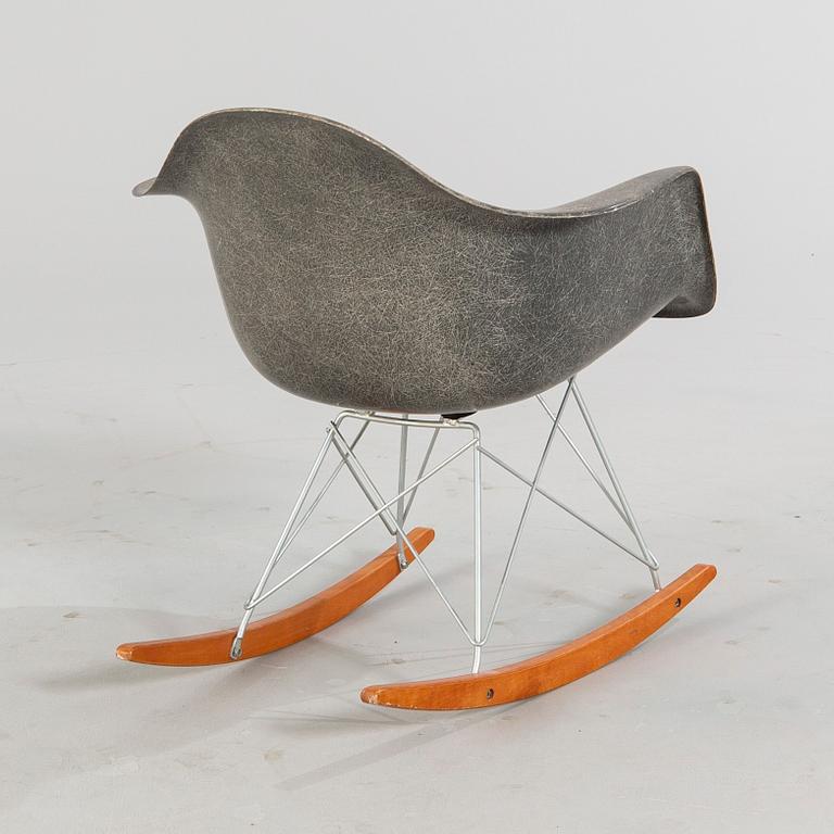 Charles and Ray Eames, gungstol "RAR" sits av GATC för Herman Miller 1960.