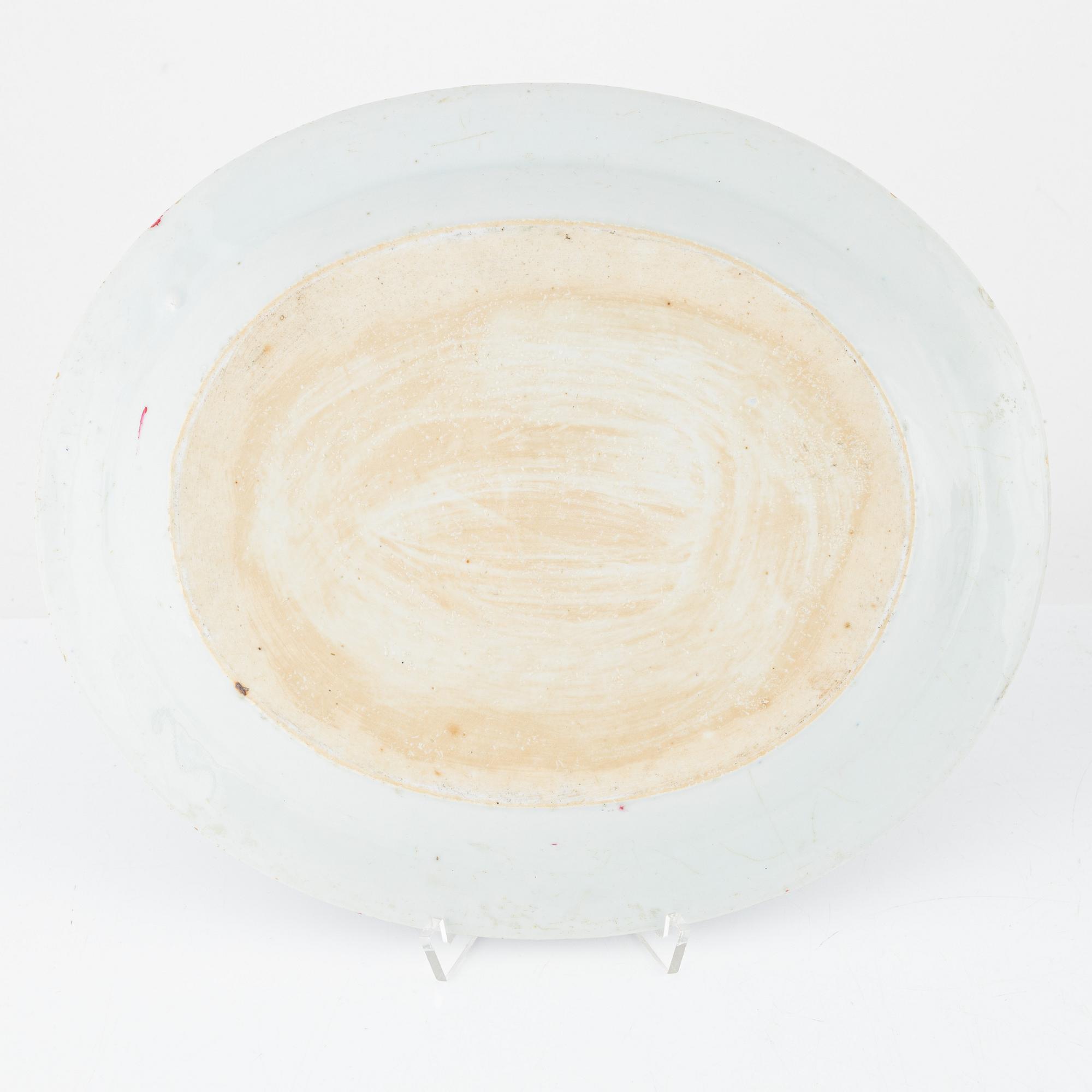 A blue and white oval tureen with cover and stand, Qing dynasty, circa 1800.
