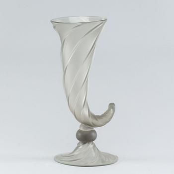 A SEGUSO VETRI D'ARTE GLASS VASE, later part of the 20th century.