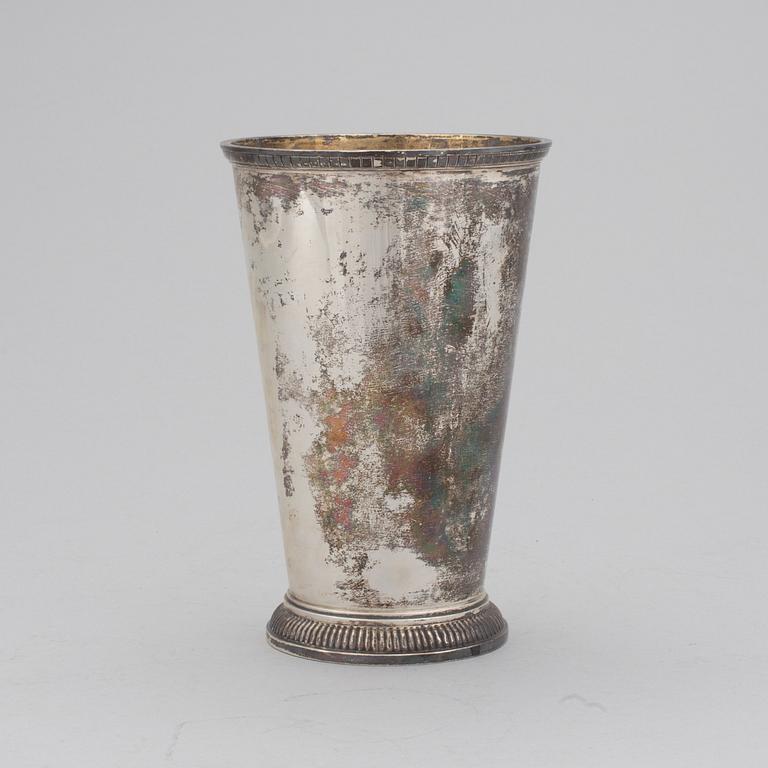 A silver vase by F Carlman, Stockholm, 1938. Total weight ca 424 g.