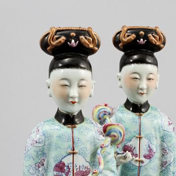 FIGURINER, ett par, porslin, Kina, 1900-tal.