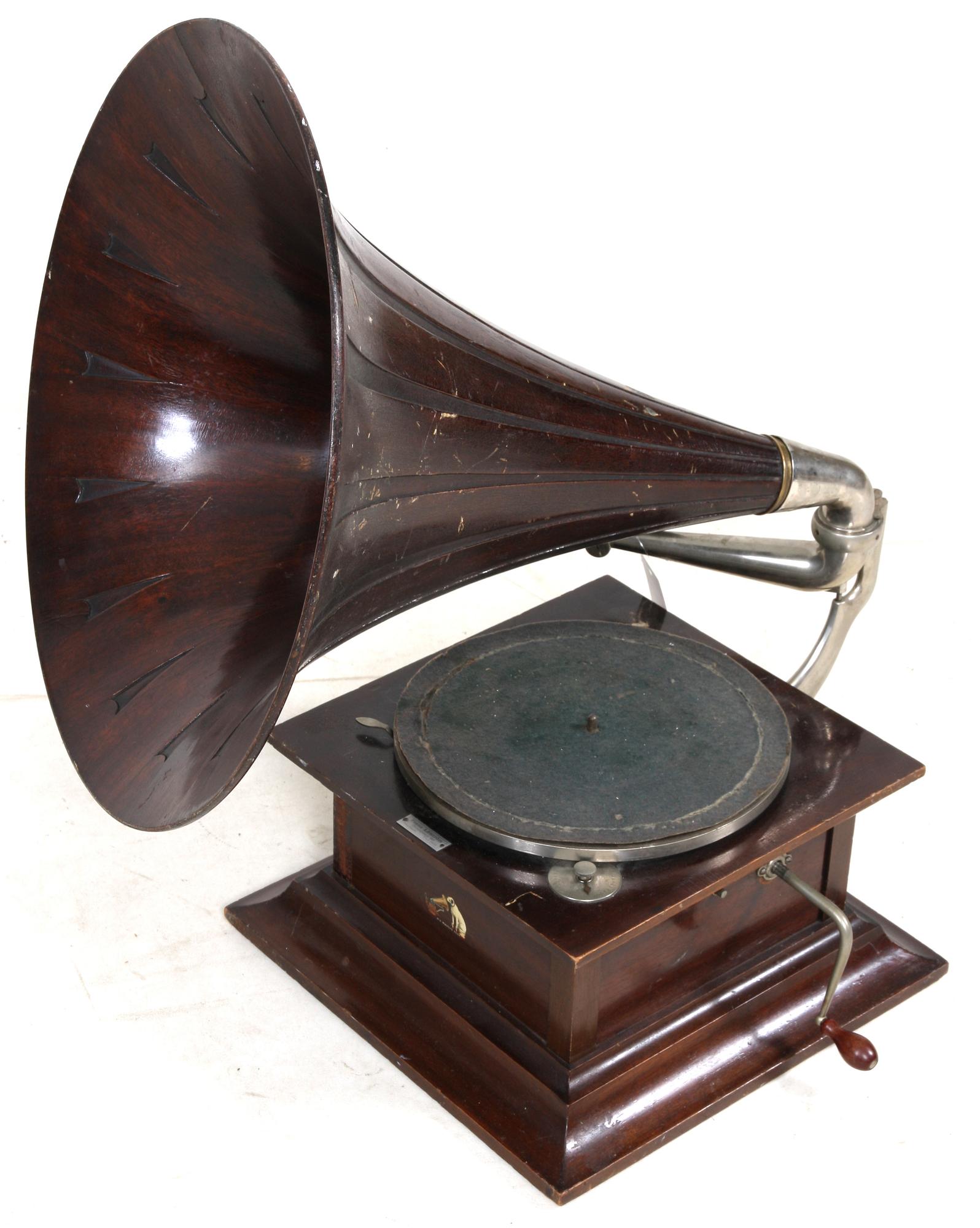 TRATTGRAMMOFON, His Master's Voice, 1900-talets början.