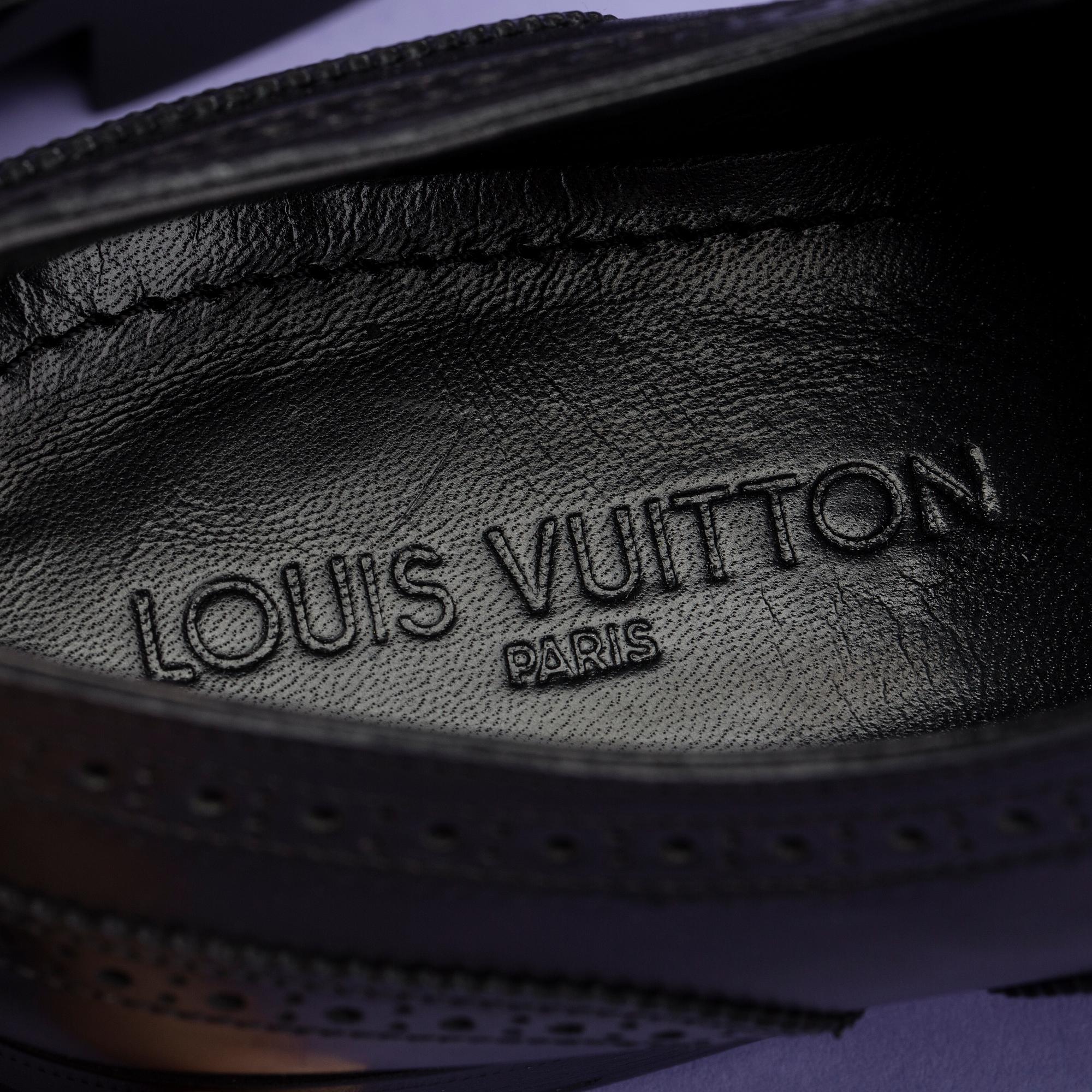 LOUIS VUITTON,.