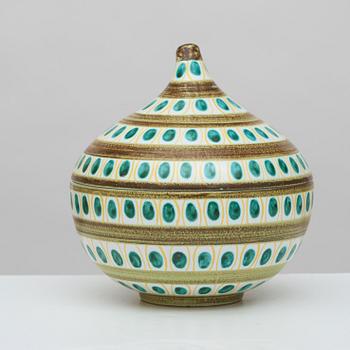 A Stig Lindberg faience tureen, Gustavsberg Studio 1940's-50's.