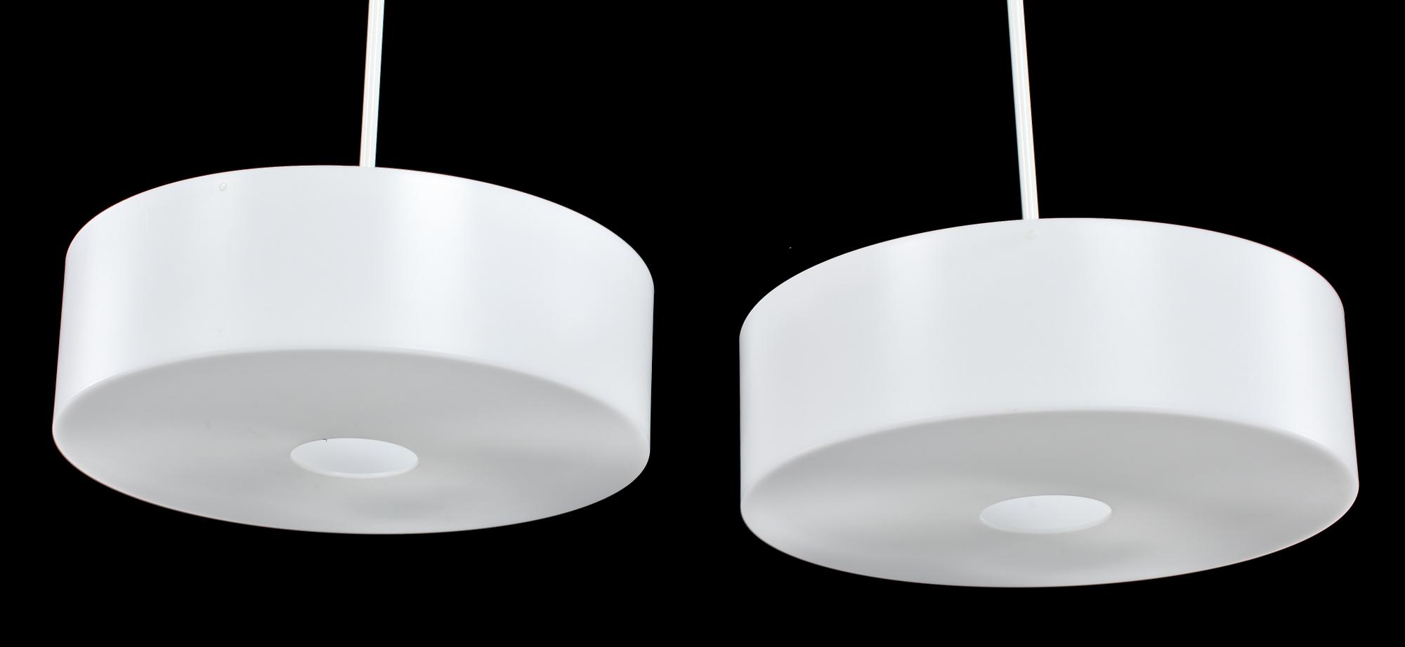 TAKLAMPOR, ett par, Luxus, 1900-talets andra hälft. Höjd 75 cm.