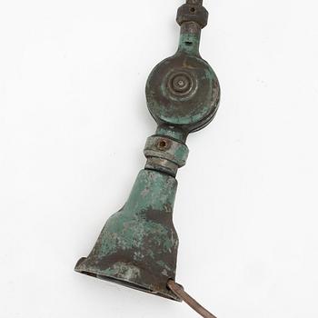 Industrilampa, 1900-talets mitt.