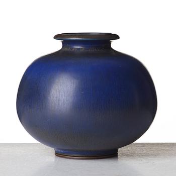 Berndt Friberg, a blue "rabbit's fur" glazed stoneware vase, Gustavsberg studio, Sweden 1960.