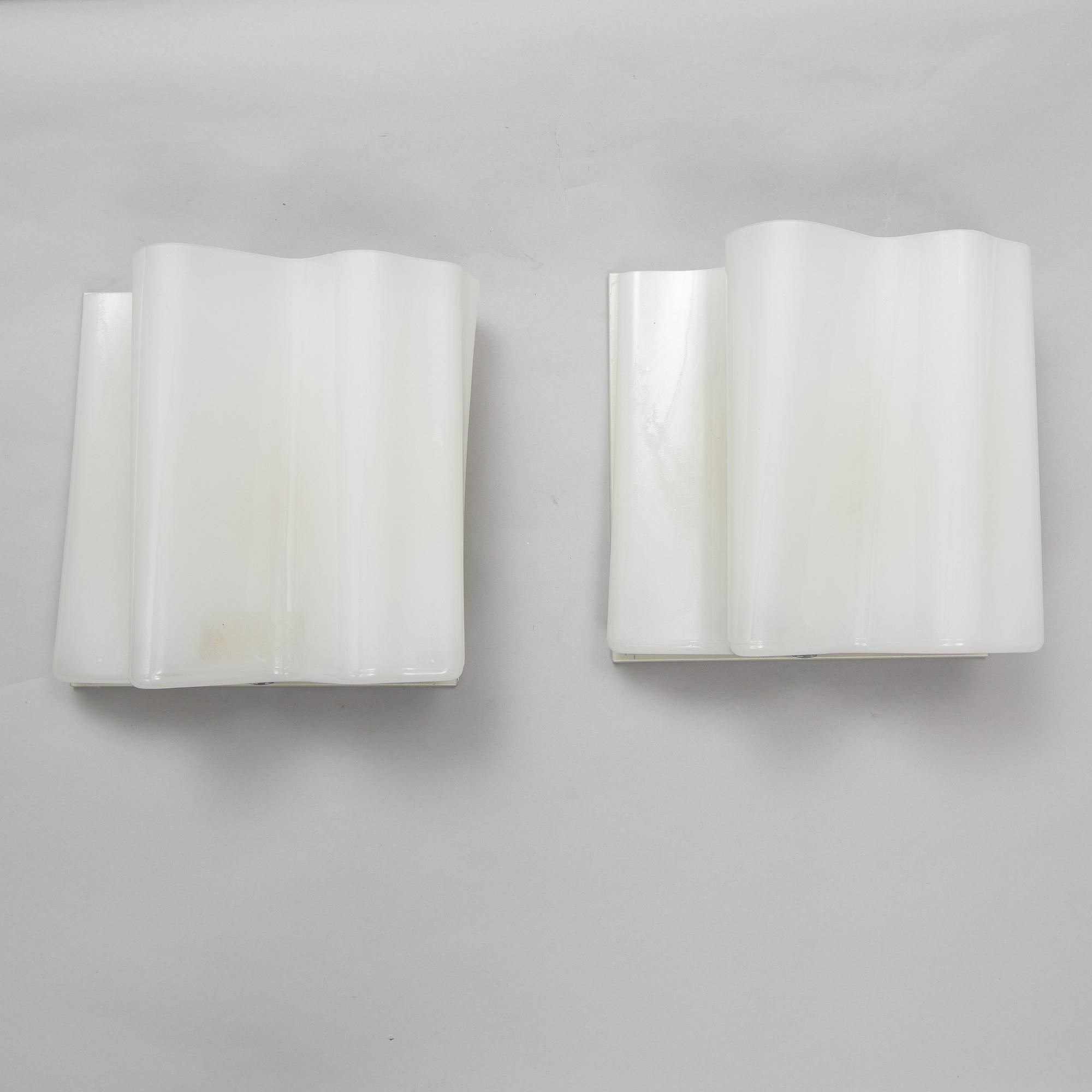 A pair of "Logico" wall-lights by MICHELE DE LUCCHI and GERHARD REICHERT for Artemide.