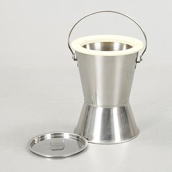 SJUKHUSPOTTA/PAPPERSKORG MED LOCK, stål, 1900-talets andra hälft.