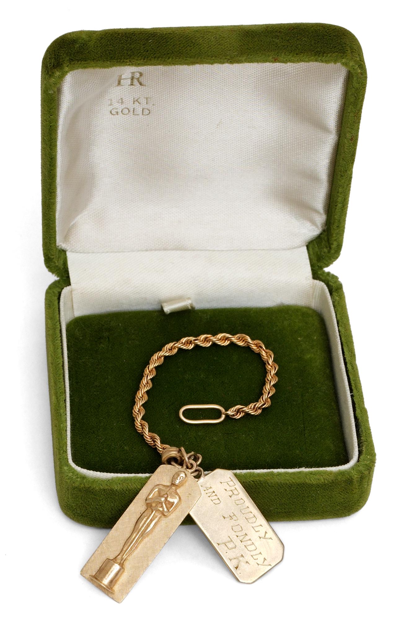 PENDANT. 14 carat gold.