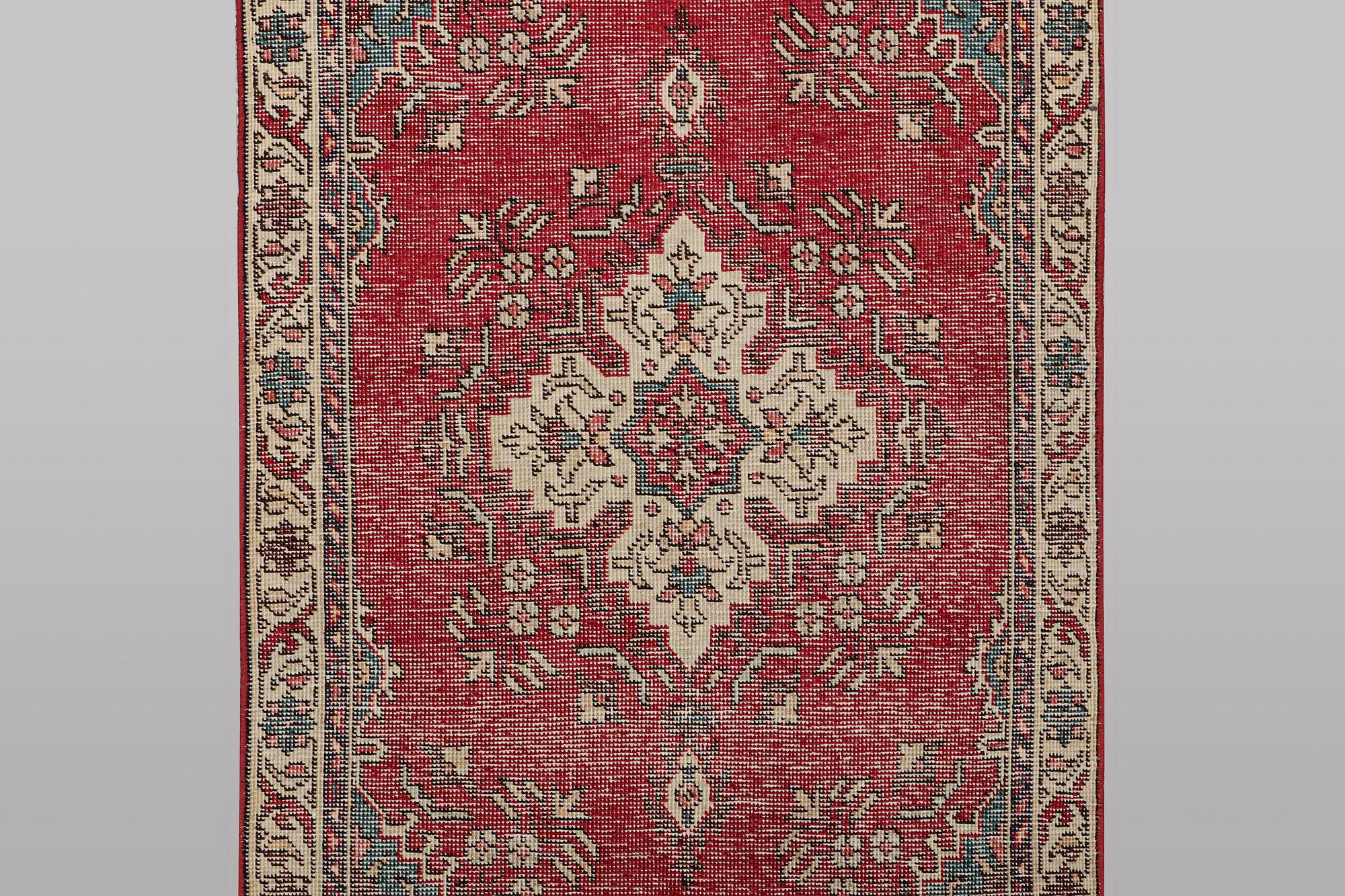 A runner carpet, Persian, Vintage Design, ca 229 x 75 cm.