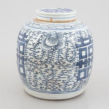 A blue and white porcelain bowl and a blue and white urn lidded jar, China,.
