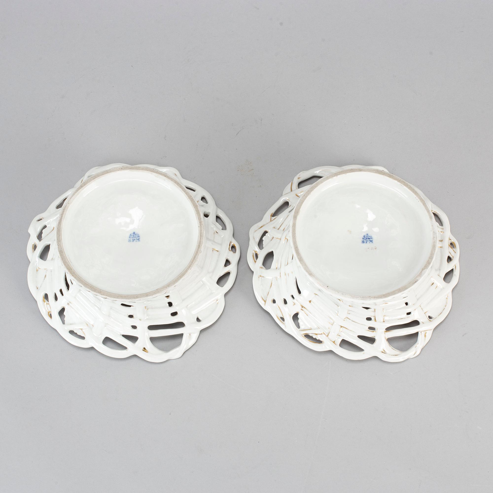 A pair of porcelain bowls, SPM (Schmeisser Porzellan Manufaktur), 19th century.