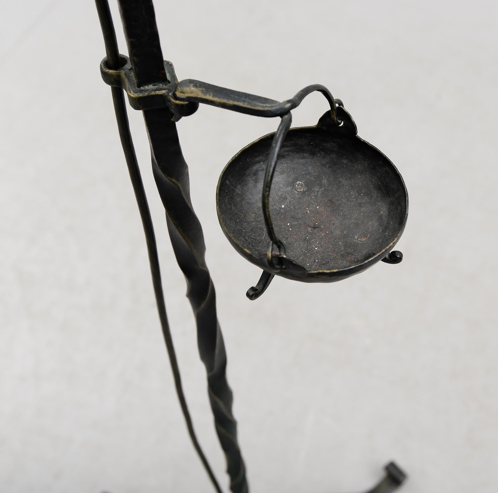 GOLVLAMPA, 1900-talets första hälft.