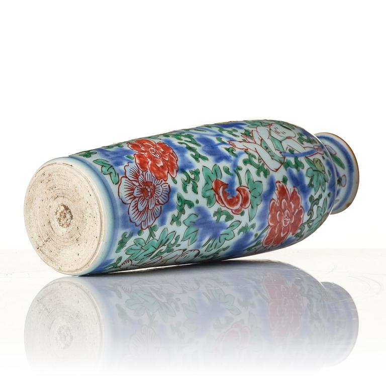Sleevevas, porslin. Transition, 1600-tal.