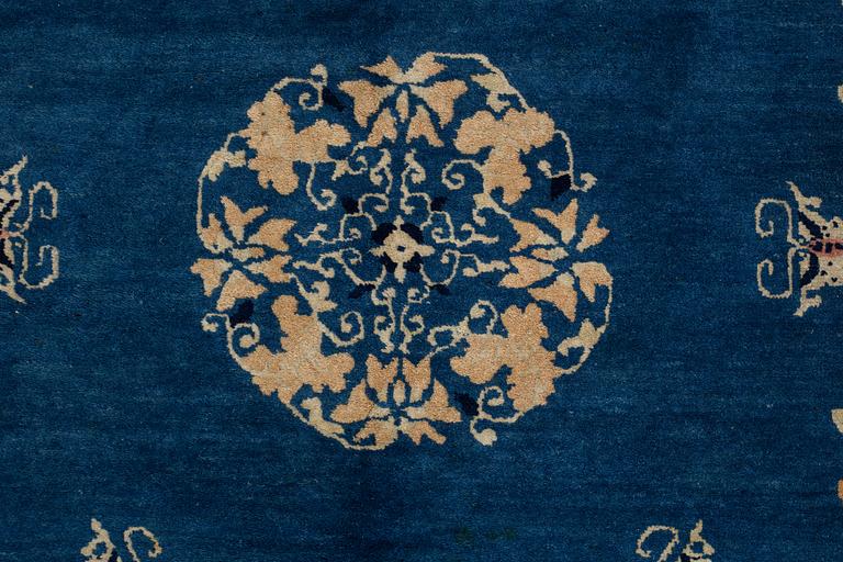 Matto, semi-antique Beijing probably, ca 263 x 179,5-183,5 cm, China.