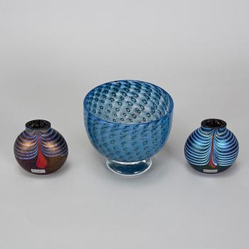 BERTIL VALLIEN, a glass bowl and two vases, Kosta Boda. Signed.