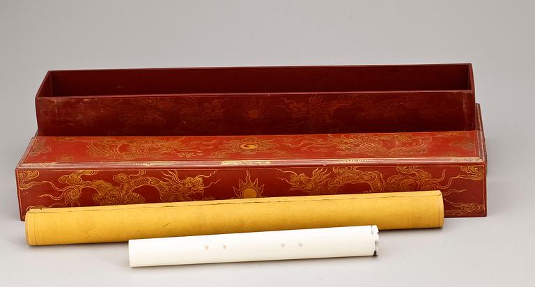 LACKASK MED SKRIVRULLE, Kina, 1900-tal.