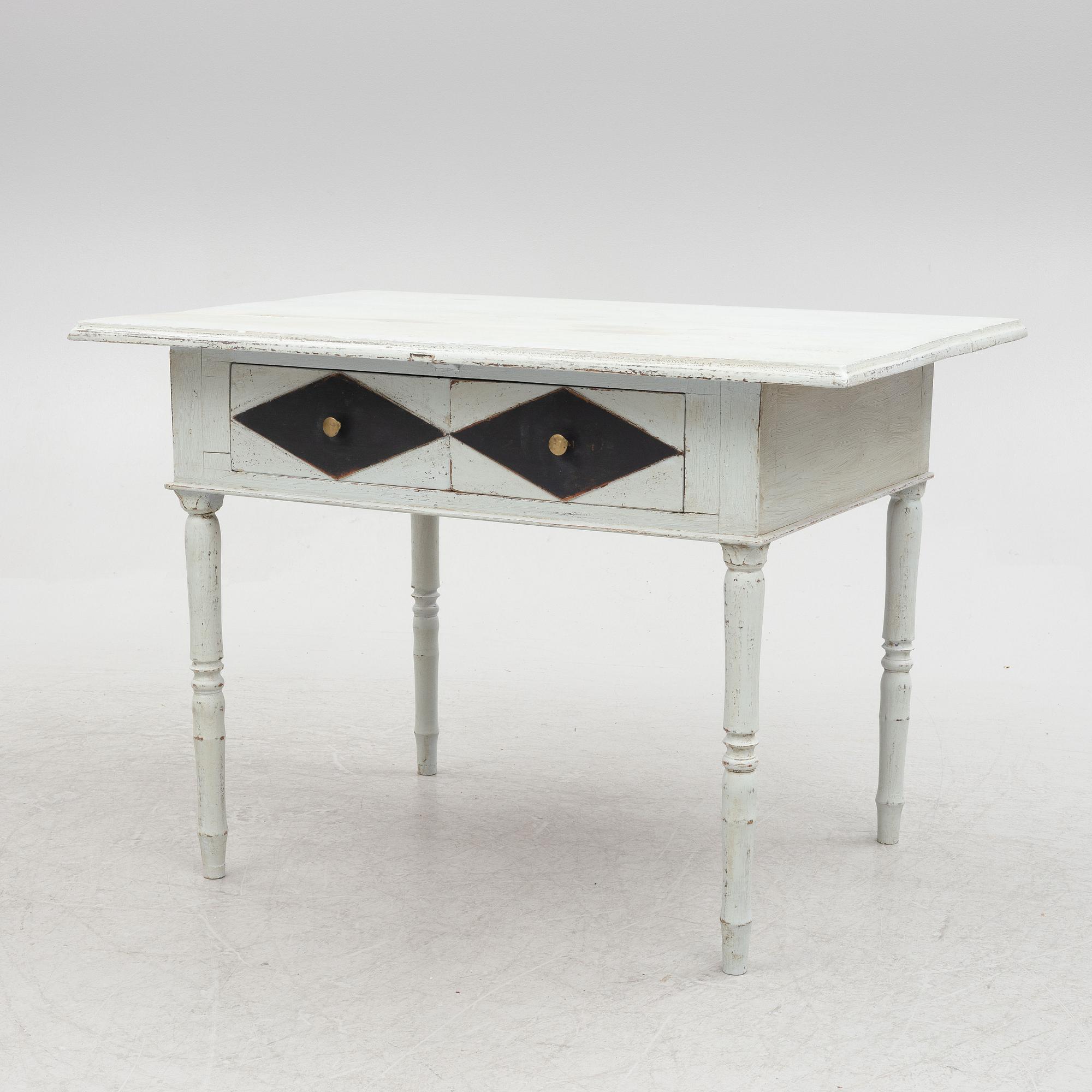 A table, 19th century.