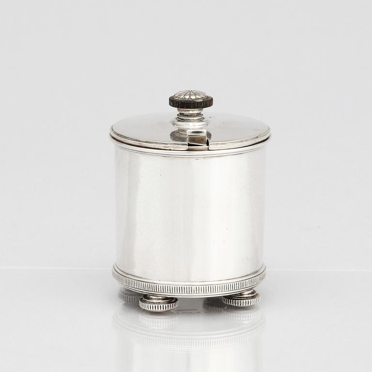 Erik Fleming, burk med lock och sked, Atelier Borgila, Stockholm 1936, sterling silver.