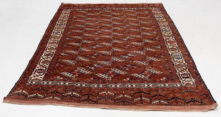 An antique Turkmen, carpet, c. 310 x 180 cm.