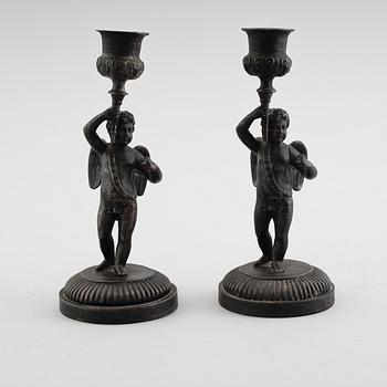 LJUSSTAKAR, 1 par, gjutgods, 1800-talets första hälft.