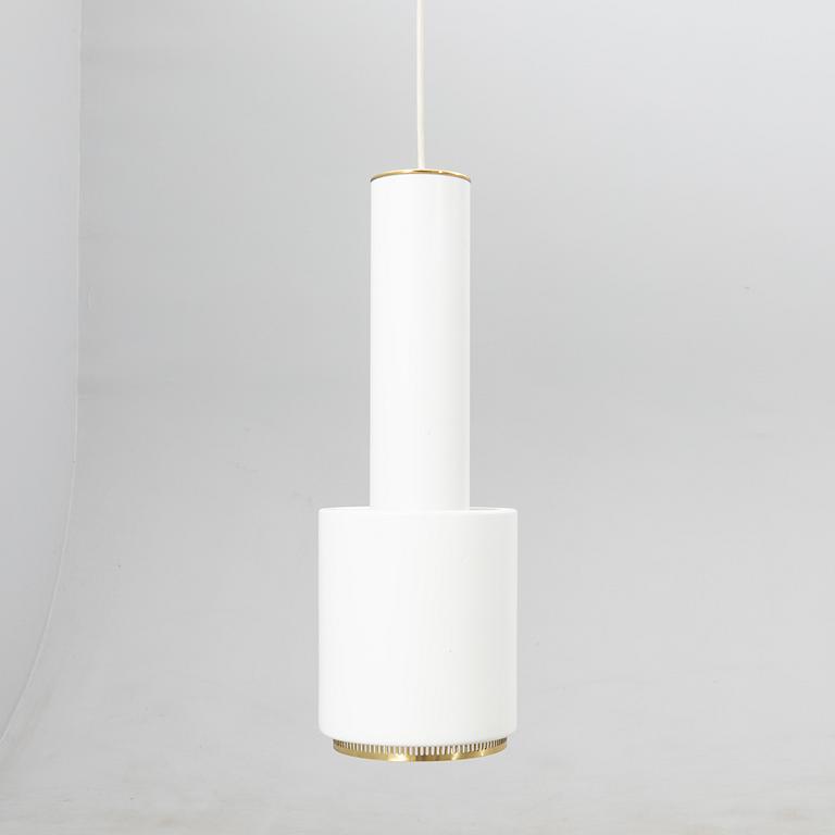 Alvar Aalto, taklampa A110 "Handgranat", Artek Finland.