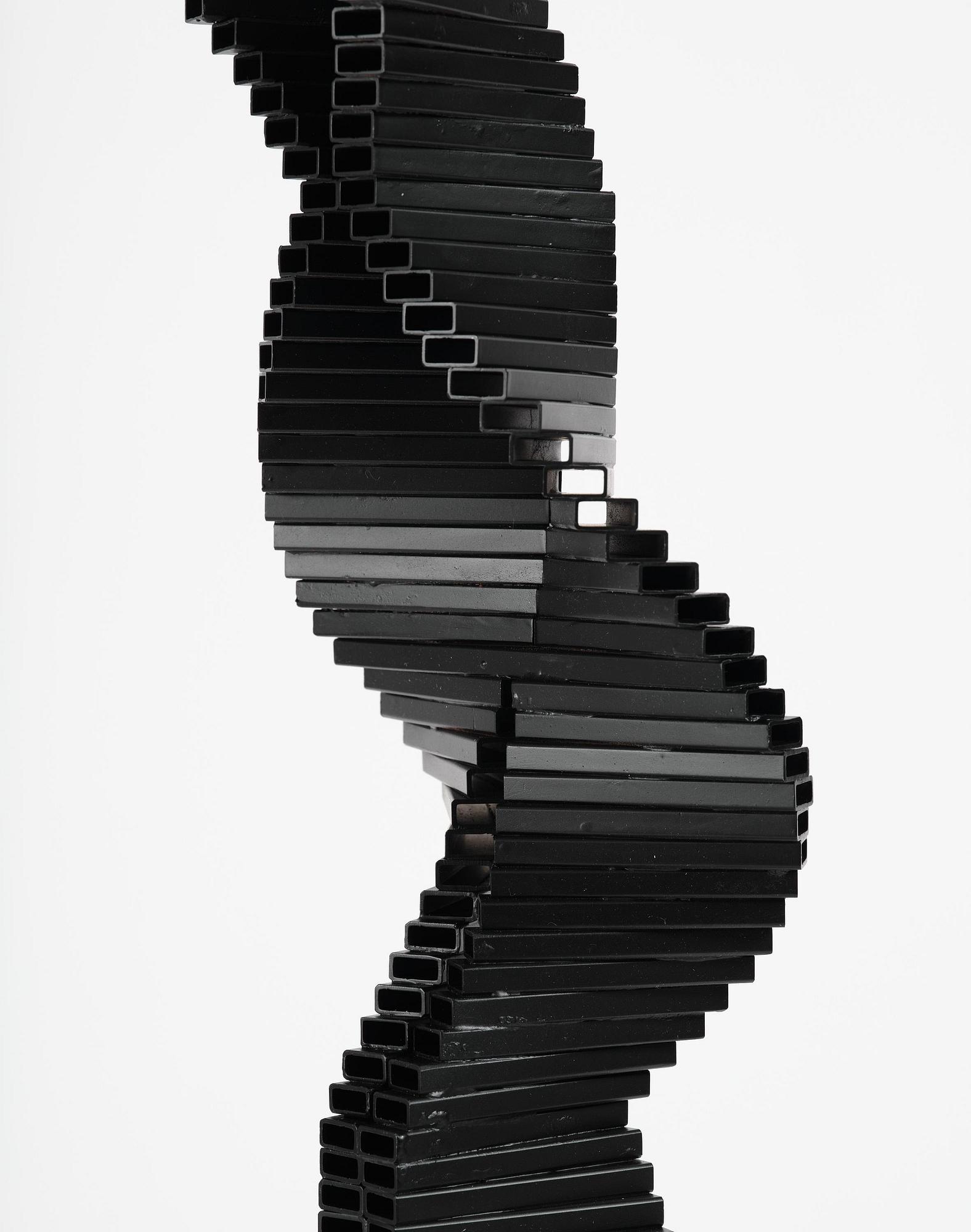 Arne Jones, "Yin-Yang kolonn".