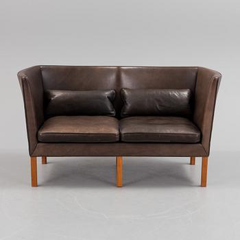 BØRGE MOGENSEN, soffa, modell 2214 Fredericia Furniture, 2000-tal.
