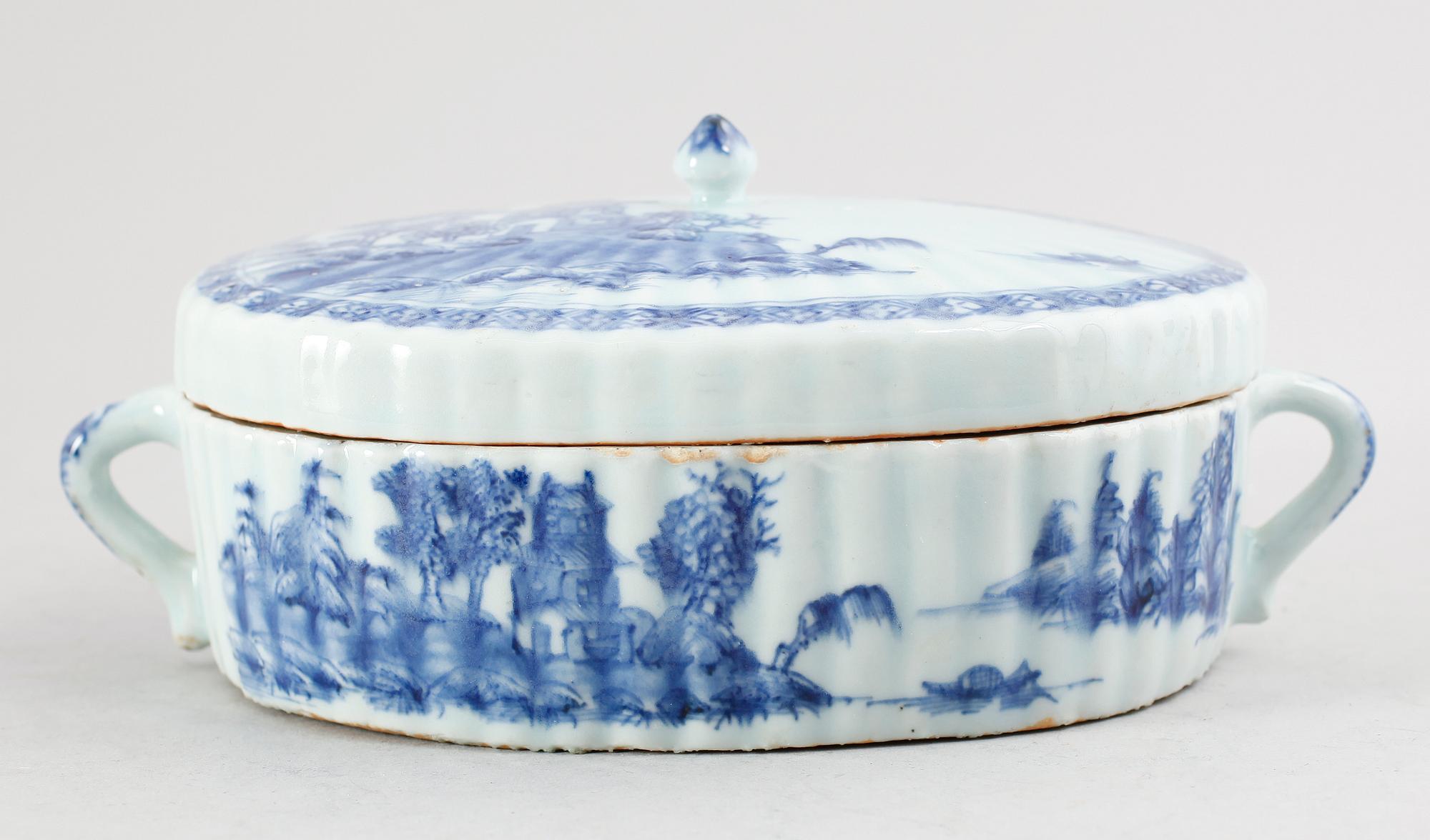 TERRIN MED LOCK, porslin, Kina, kompaniporslin, omkring år 1800.