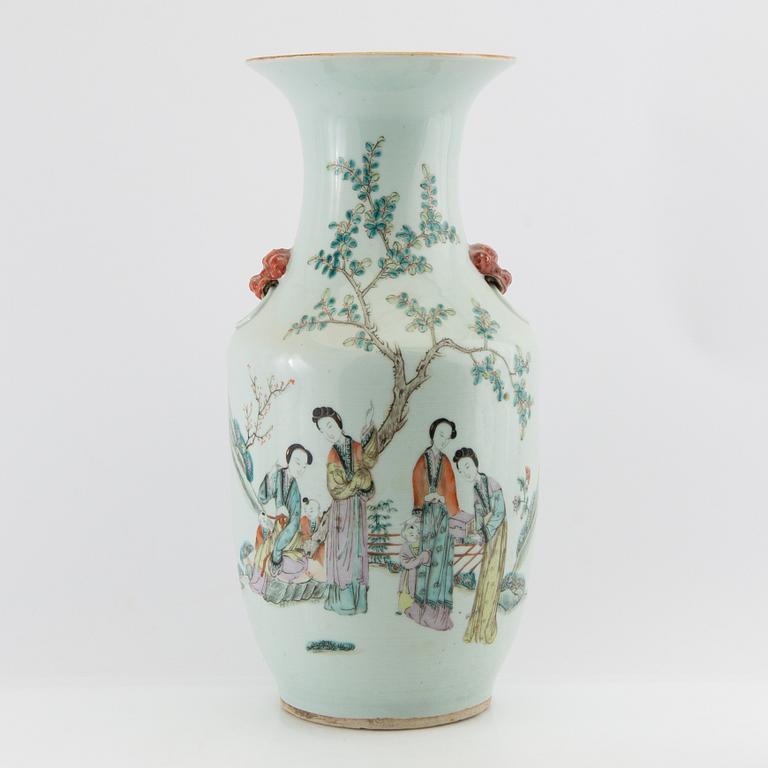 Floor vase China early 20th century porcelain.