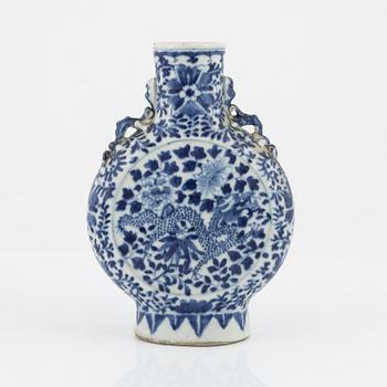 A blue and white moon flask, China, Qing Dynasty, 19th century.