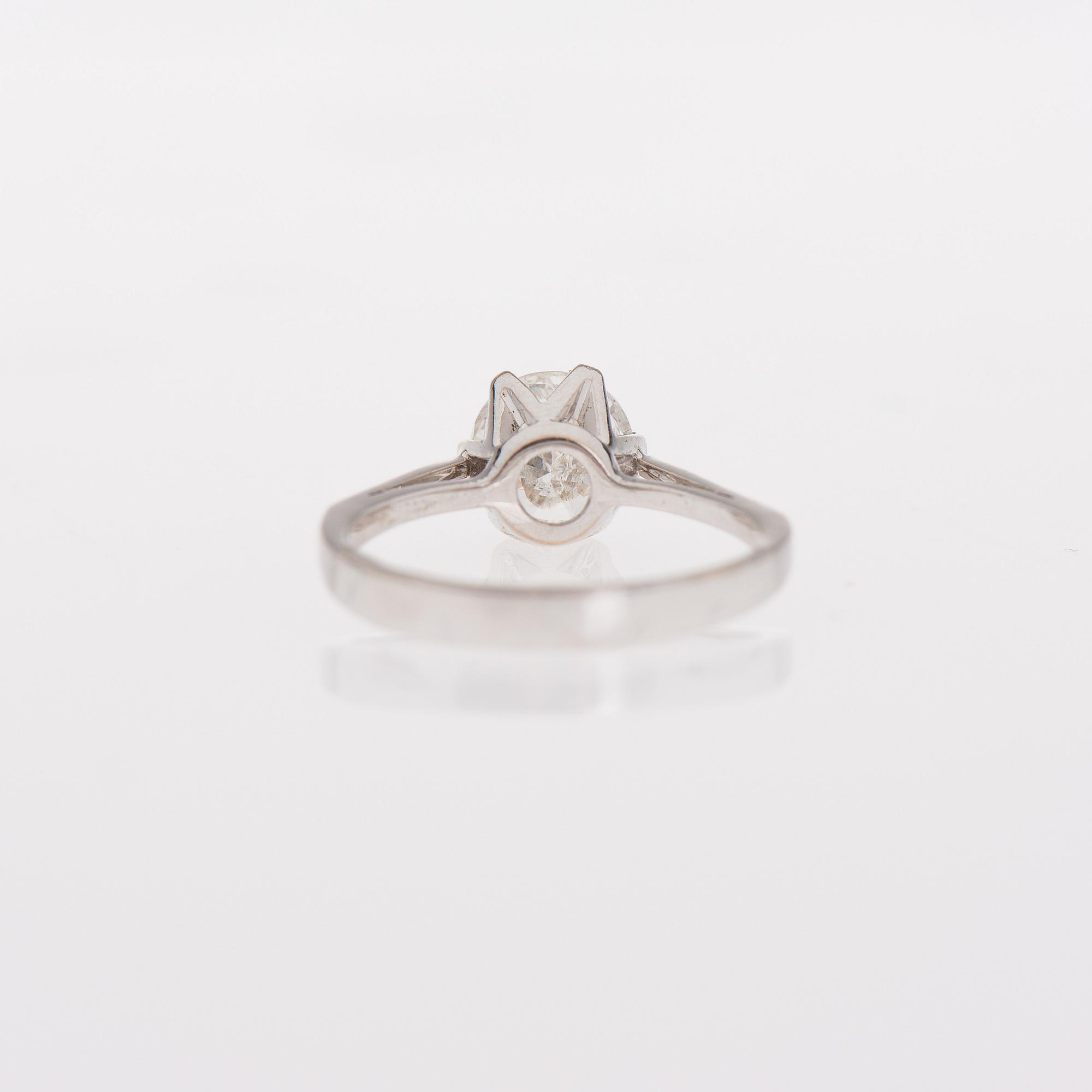 RING, briljantslipad diamant, 18K vitguld. Importstämpel Karl Bertel Karlsson, Helsingfors 1979.