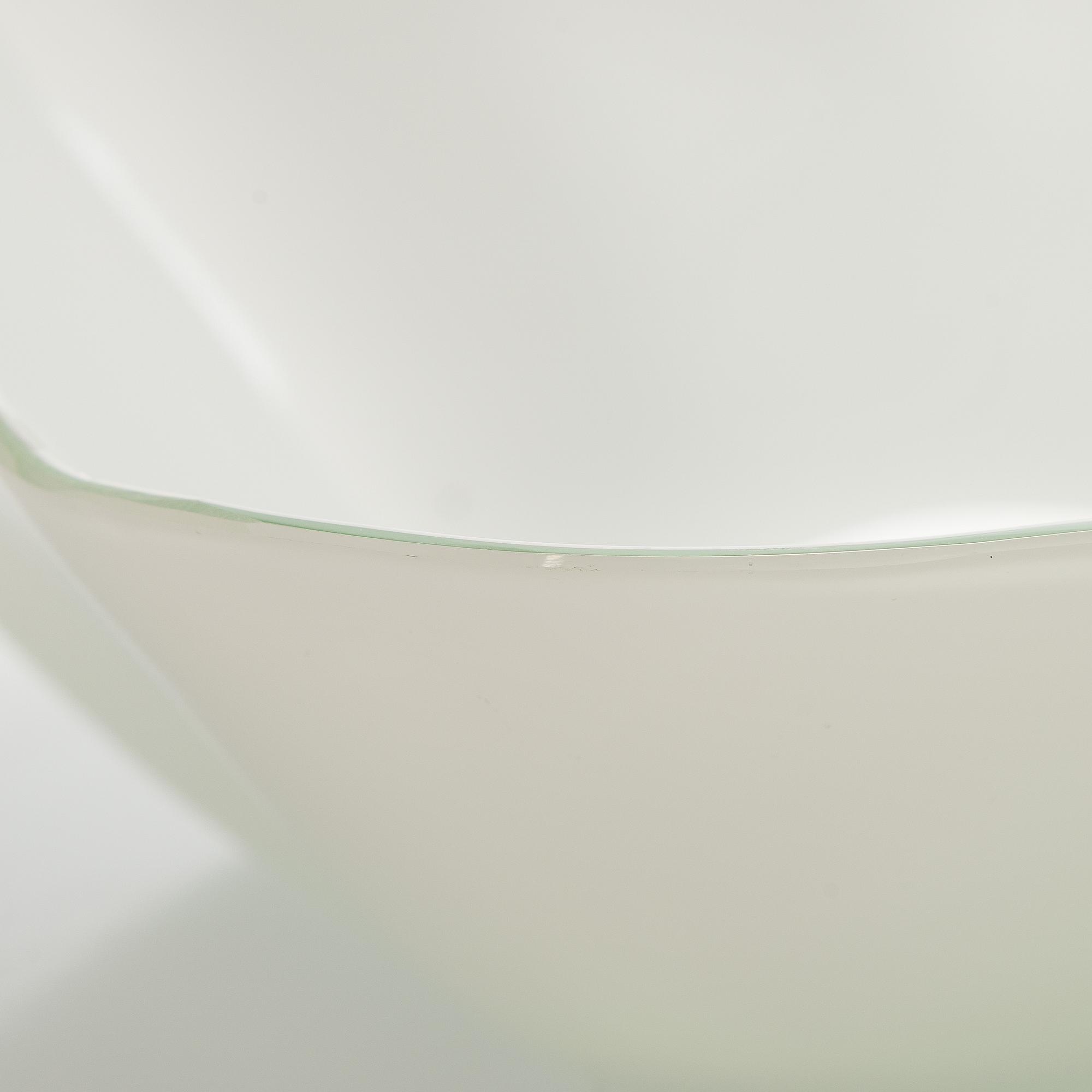 Alvar Aalto, 1 osa lasiveistoksesta, ”Aallon-kukka” 9767C, signeerattu Alvar Aalto Karhula.