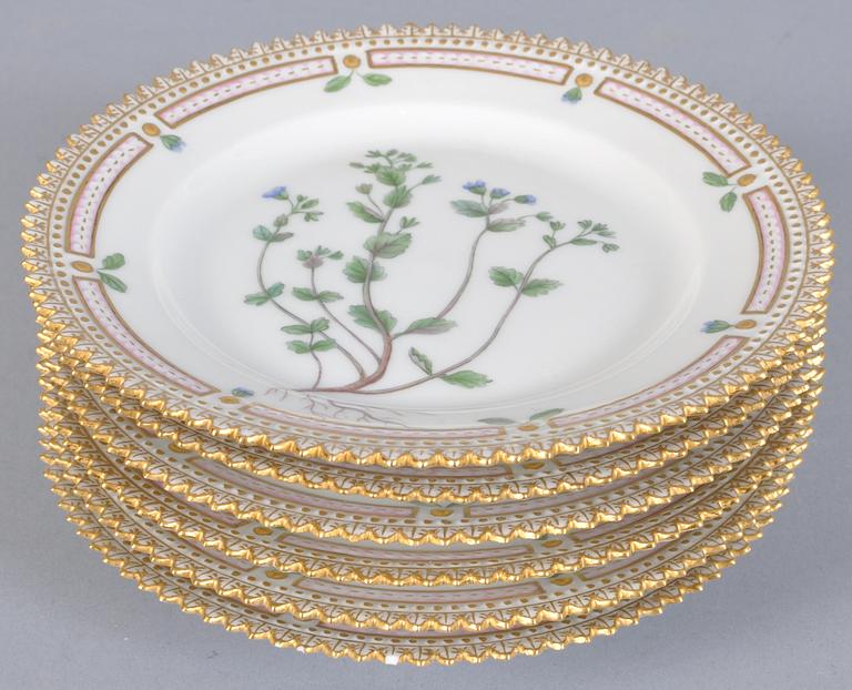 ASSIETTER, 6 st, porslin, "Flora Danica" Royal Copenhagen, Danmark.