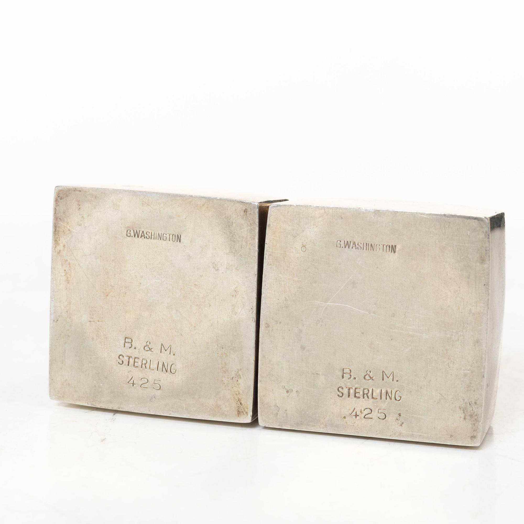 Shakers, a pair, silver, first half of the 20th century.