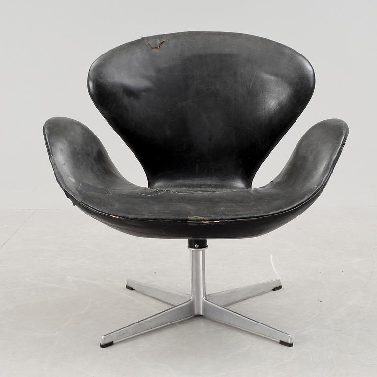 FÅTÖLJ, "Svanen", Arne Jacobsen, Fritz Hansen, Danmark, 1960-tal.