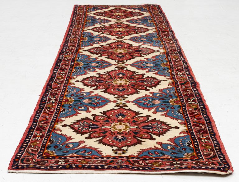 Gallerimatta, Täbris, ca 300 x 79 cm.