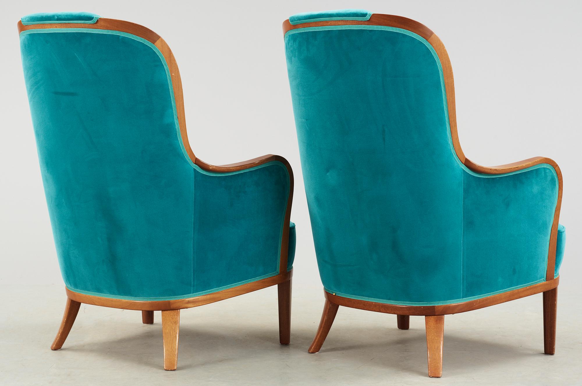 FÅTÖLJER, 2 st, "Advokaten", brännmärkta Carl Malmsten, 1900-talets andra hälft.