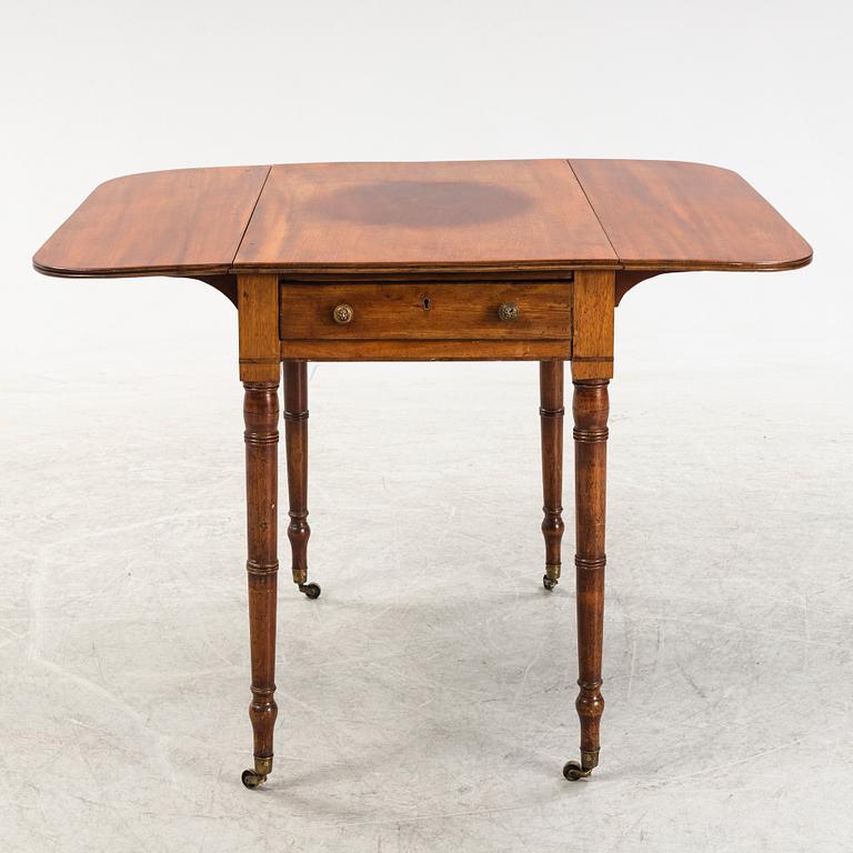 Bord med klaffar, sk Pembroke table, 1800-tal.