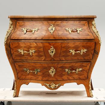 BYRÅ, rokokostil, 1800-talets andra hälft.