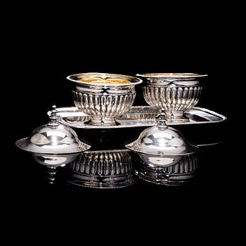 A PAIR OF DESSERT BOWLS, silver. Anders Lundqvist. Stockholm 1817.