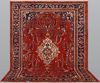 A Lilihan carpet, ca 301 x 232 cm.