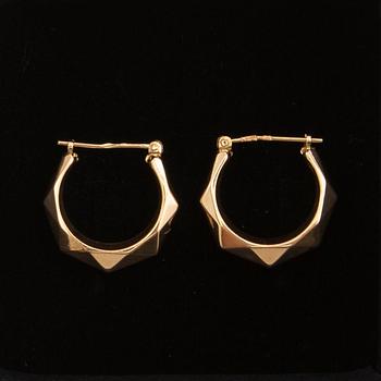 Earrings, a pair of 18K gold.