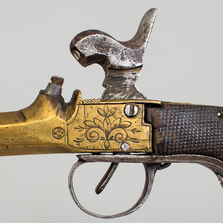 A BELGIUM PERCUSSION PISTOL, mid 19th century.