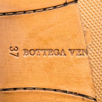 KENGÄT, Bottega Veneta.