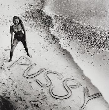 259. Terry O'Neill, "Honor Blackman as Pussy Galore, Malta", 1963.